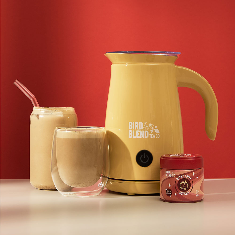 baked apple hojicha tea powder latte hot & iced with baked apple hojicha tea powder tin & bamboo gloss matcha latte magic whisk