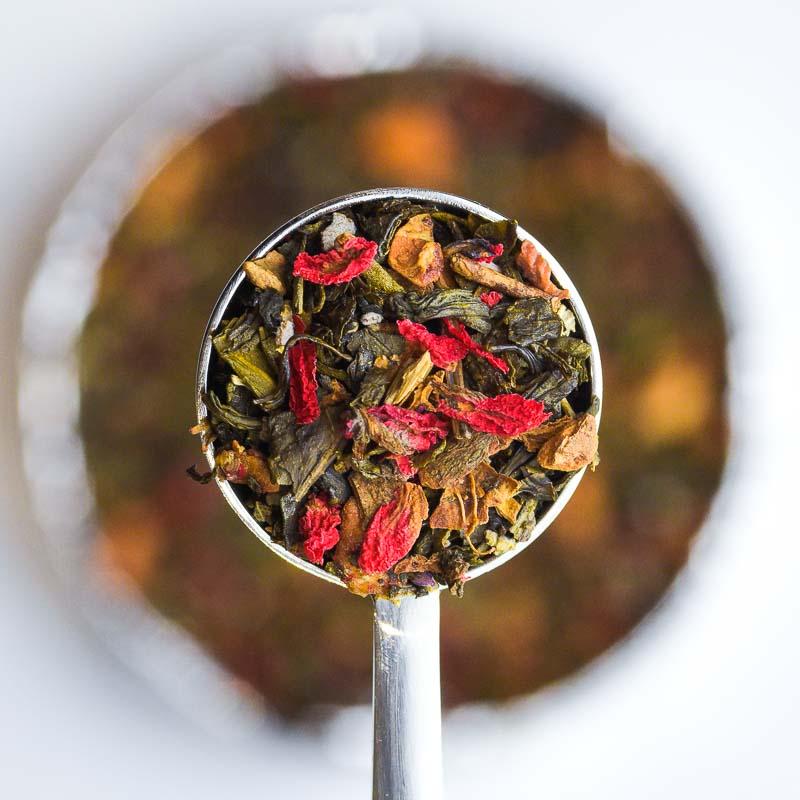 ankara turkish apple loose leaf tea in perfect tea spoon
